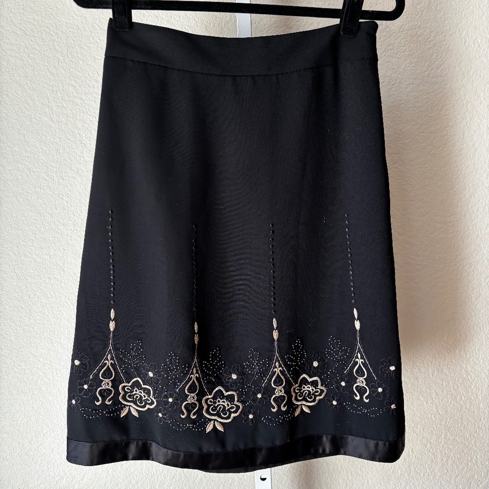 NWT Ann Taylor Loft Skirt with Embroidery and Beading Size 2